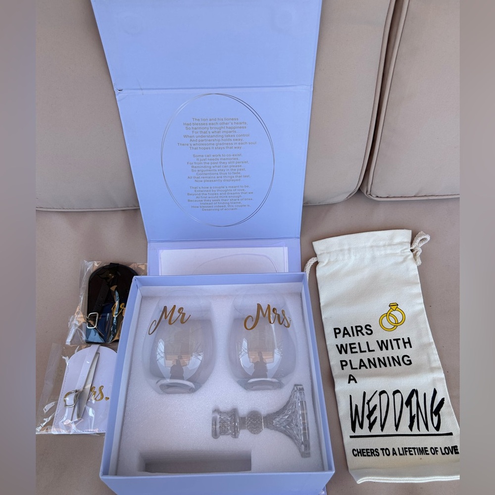 Mr & Mrs glass set